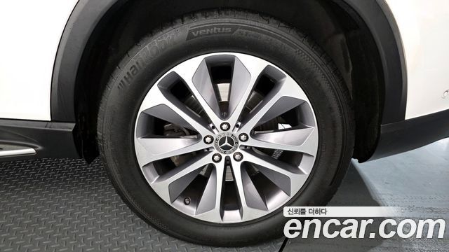 Mercedes-Benz GLE-Class GLE300d 4MATIC