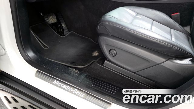 Mercedes-Benz GLE-Class GLE300d 4MATIC