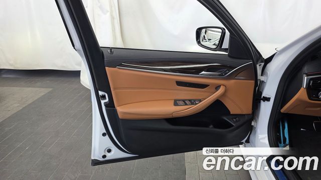 BMW 5-Series 520i M Sport