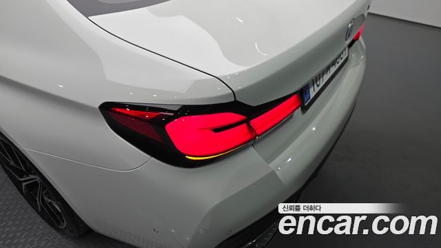 BMW 5-Series 530e M Sport