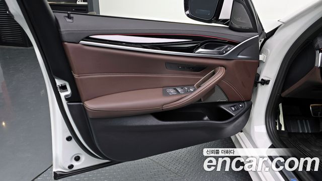 BMW 5-Series 530e M Sport