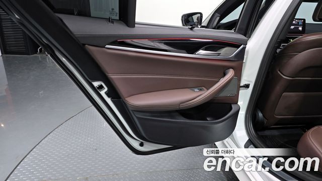 BMW 5-Series 530e M Sport
