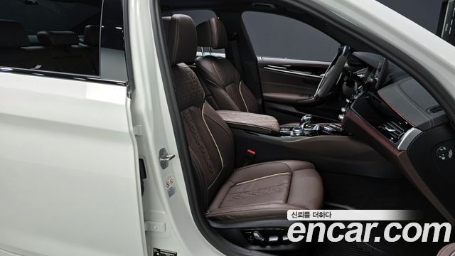 BMW 5-Series 530e M Sport