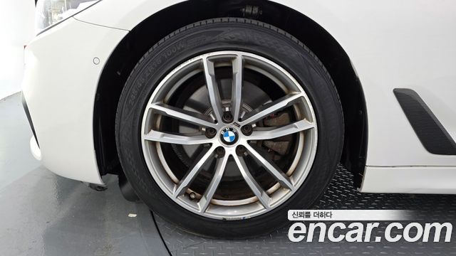 BMW 5-Series 520d xDrive M Sport Package Plus