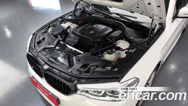 BMW 5-Series 520d xDrive M Sport Package Plus