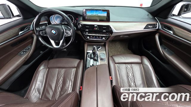 BMW 5-Series 520d xDrive M Sport Package Plus