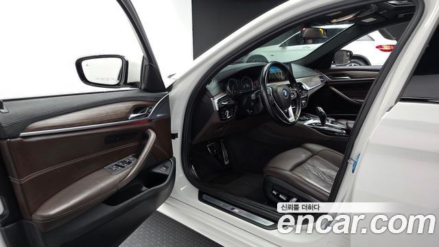 BMW 5-Series 520d xDrive M Sport Package Plus