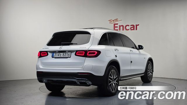 Mercedes-Benz GLC-Class GLC300e 4MATIC