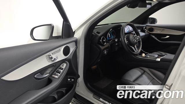 Mercedes-Benz GLC-Class GLC300e 4MATIC