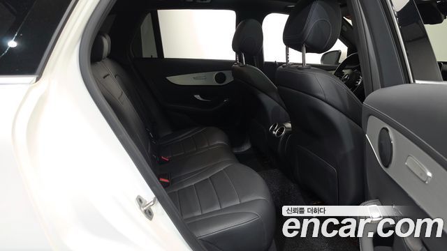 Mercedes-Benz GLC-Class GLC300e 4MATIC