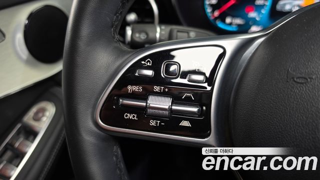Mercedes-Benz GLC-Class GLC300e 4MATIC