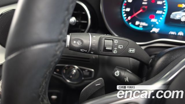 Mercedes-Benz GLC-Class GLC300e 4MATIC