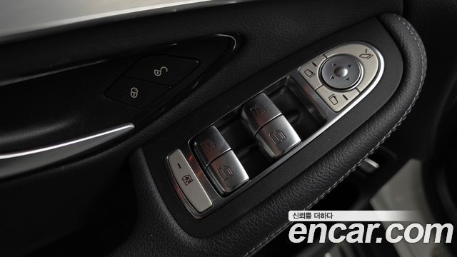 Mercedes-Benz GLC-Class GLC300e 4MATIC