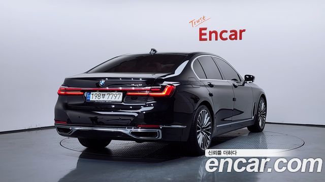 BMW 7-Series 740i Design Pure Excellence