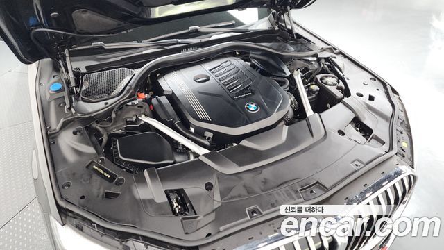 BMW 7-Series 740i Design Pure Excellence