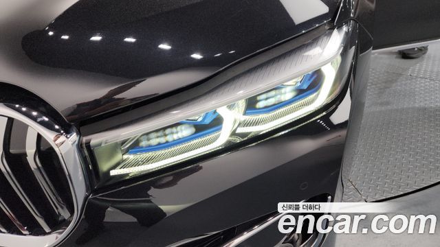 BMW 7-Series 740i Design Pure Excellence