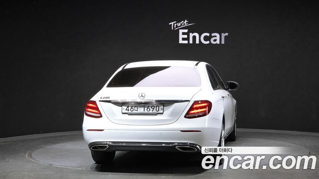 Mercedes-Benz E-Class E200 Avantgarde
