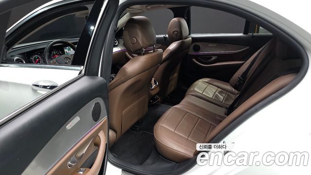 Mercedes-Benz E-Class E200 Avantgarde