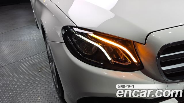 Mercedes-Benz E-Class E200 Avantgarde