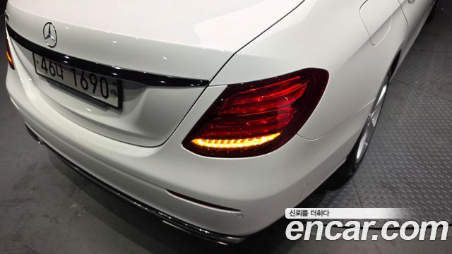 Mercedes-Benz E-Class E200 Avantgarde