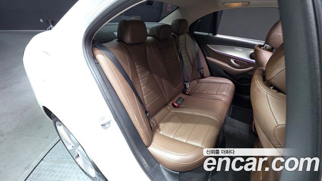 Mercedes-Benz E-Class E200 Avantgarde