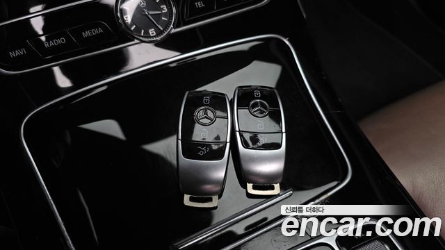 Mercedes-Benz E-Class E200 Avantgarde