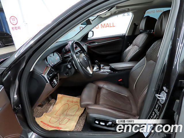 BMW 5-Series 530i xDrive Luxury Plus