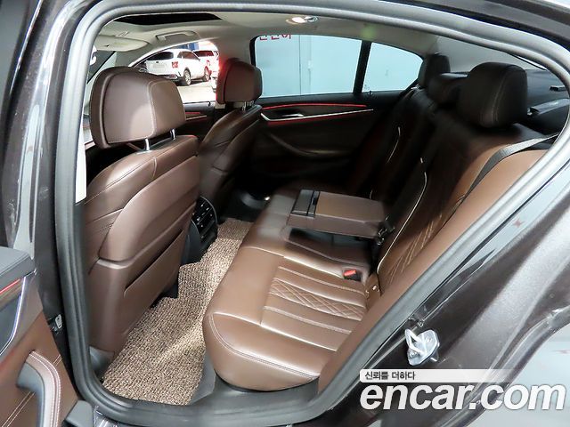 BMW 5-Series 530i xDrive Luxury Plus