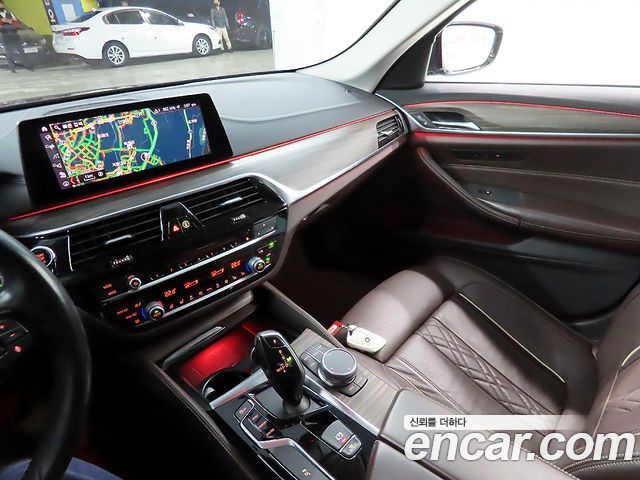 BMW 5-Series 530i xDrive Luxury Plus