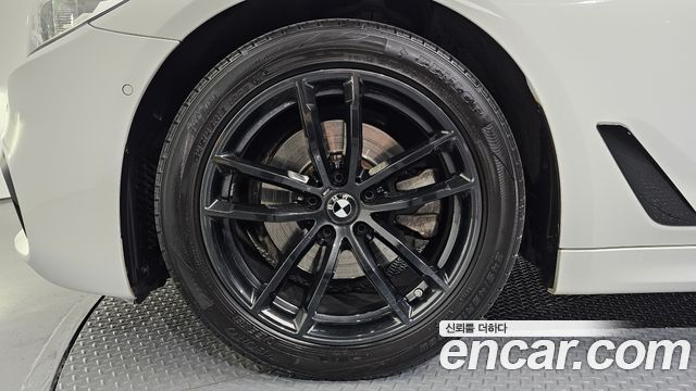 BMW 5-Series 520d M Sport package