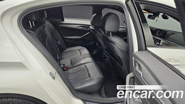 BMW 5-Series 520d M Sport package