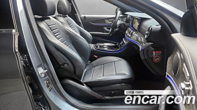 Mercedes-Benz E-Class E300 4MATIC AMG Line