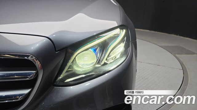 Mercedes-Benz E-Class E300 4MATIC AMG Line
