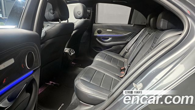 Mercedes-Benz E-Class E300 4MATIC AMG Line