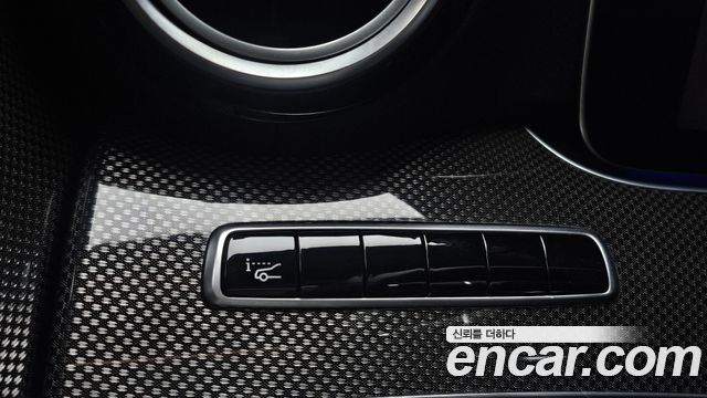 Mercedes-Benz E-Class E300 4MATIC AMG Line