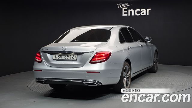 Mercedes-Benz E-Class E220d Avantgarde