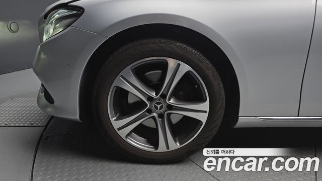 Mercedes-Benz E-Class E220d Avantgarde