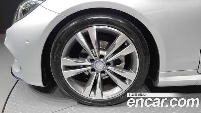 Mercedes-Benz E-Class E200 Cabriolet