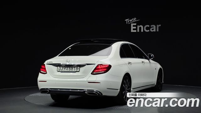 Mercedes-Benz E-Class E300e Exclusive