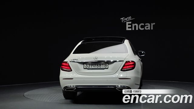 Mercedes-Benz E-Class E300e Exclusive