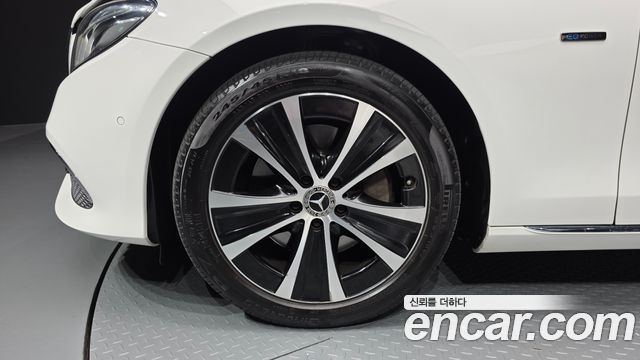 Mercedes-Benz E-Class E300e Exclusive