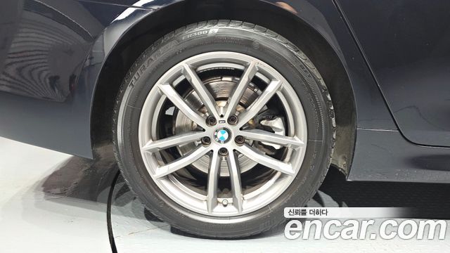 BMW 5-Series 520d xDrive M Sport Package Plus