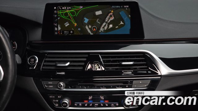 BMW 5-Series 520d xDrive M Sport Package Plus