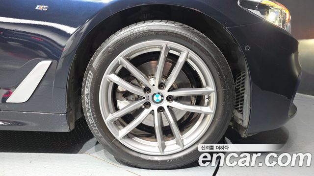 BMW 5-Series 520d xDrive M Sport Package Plus