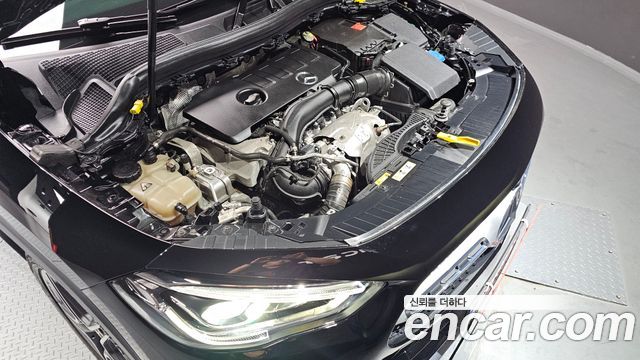 Mercedes-Benz GLA-Class GLA250 4MATIC