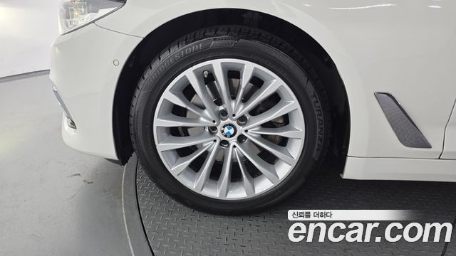 BMW 5-Series 520d Luxury Plus