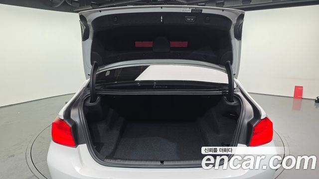 BMW 5-Series 520d Luxury Plus