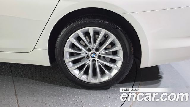 BMW 5-Series 520d Luxury Plus