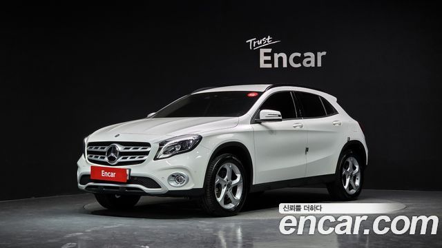 Mercedes-Benz GLA-Class GLA220
