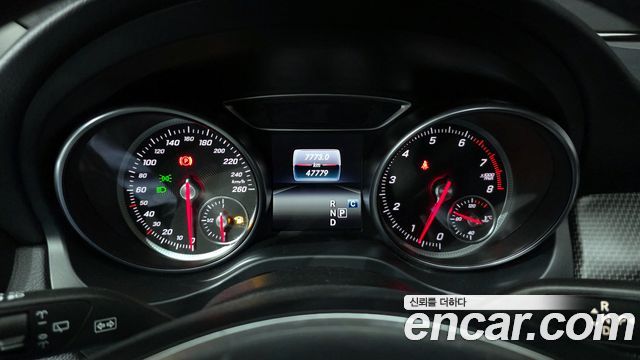 Mercedes-Benz GLA-Class GLA220